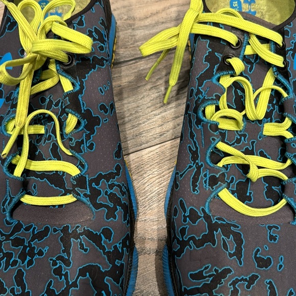 Under Armour shoes size 11 - Picture 2 of 6